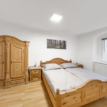 Marcelina Holiday home Mikulov v Krusnych Horach